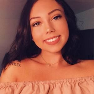 Meet your Posher, Dominique